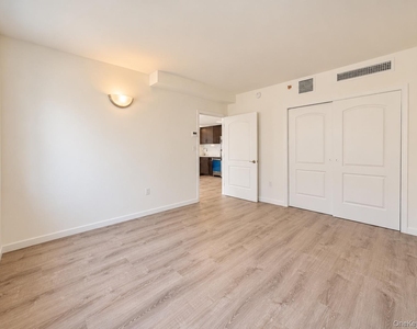 9730 64 Th Avenue - Photo Thumbnail 2
