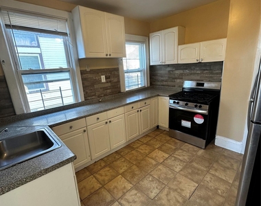 49 S 10th Avenue - Photo Thumbnail 3