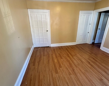 49 S 10th Avenue - Photo Thumbnail 1