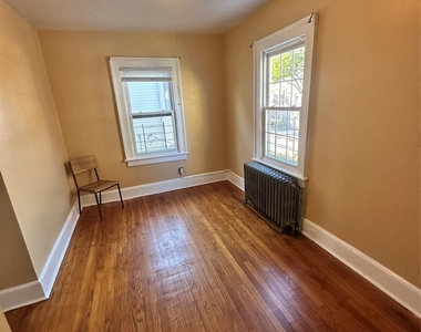 49 S 10th Avenue - Photo Thumbnail 2