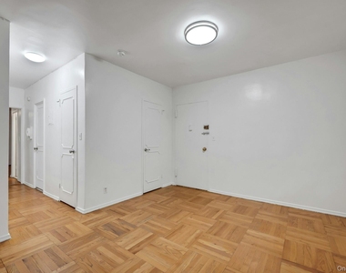 281 Garth Road - Photo Thumbnail 6