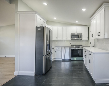 76 Samuel Street - Photo Thumbnail 2
