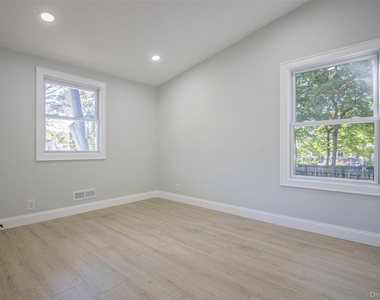 76 Samuel Street - Photo Thumbnail 7