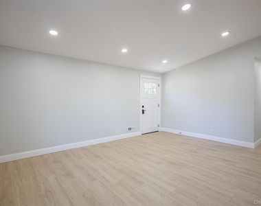 76 Samuel Street - Photo Thumbnail 4