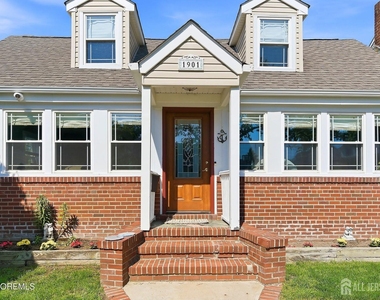 1901 Meadow Road - Photo Thumbnail 3
