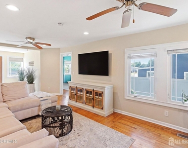 1901 Meadow Road - Photo Thumbnail 10