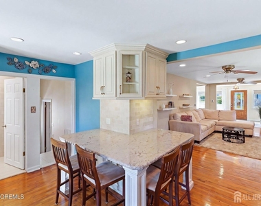 1901 Meadow Road - Photo Thumbnail 12
