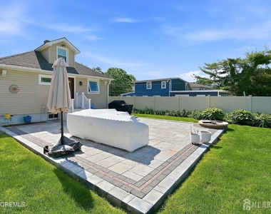 1901 Meadow Road - Photo Thumbnail 24
