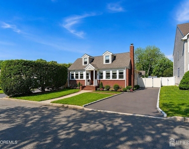 1901 Meadow Road - Photo Thumbnail 2