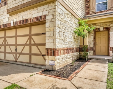 11209 Drumellan St - Photo Thumbnail 1