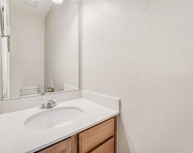 11209 Drumellan St - Photo Thumbnail 23