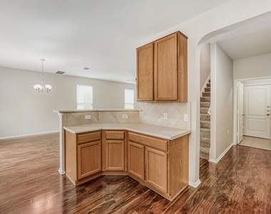 11209 Drumellan St - Photo Thumbnail 10