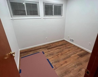 7305 Charlotte Street - Photo Thumbnail 7