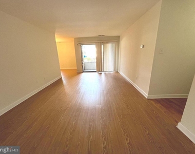 527 Florida Avenue - Photo Thumbnail 2