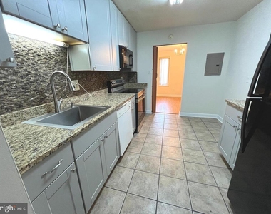 527 Florida Avenue - Photo Thumbnail 6