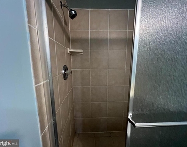527 Florida Avenue - Photo Thumbnail 16