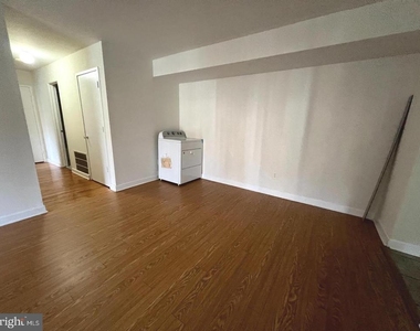 527 Florida Avenue - Photo Thumbnail 3