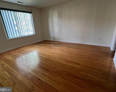 527 Florida Avenue - Photo Thumbnail 10