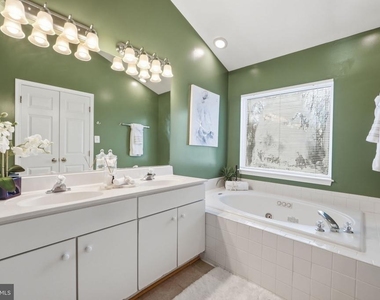 13118 Forest Mist Lane - Photo Thumbnail 17