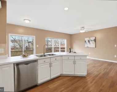 13118 Forest Mist Lane - Photo Thumbnail 11