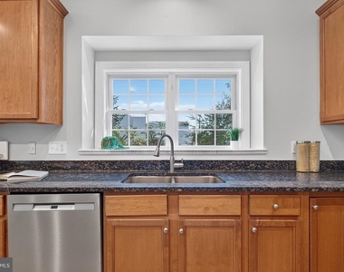 889 Ballou Street - Photo Thumbnail 25