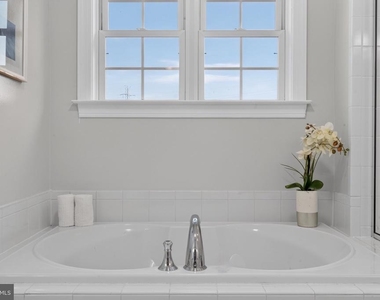 889 Ballou Street - Photo Thumbnail 62
