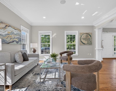 889 Ballou Street - Photo Thumbnail 9