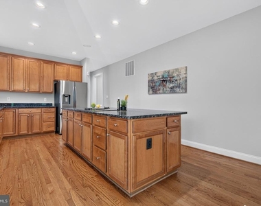 889 Ballou Street - Photo Thumbnail 27
