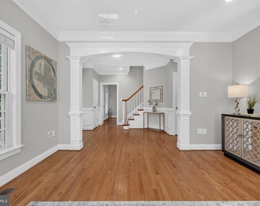 889 Ballou Street - Photo Thumbnail 10