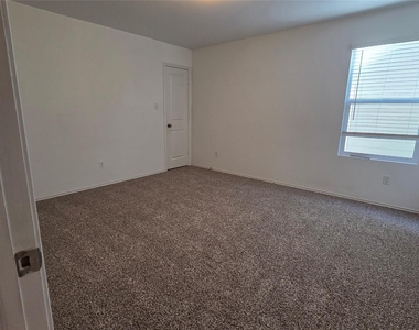 249 Red Buckeye Loop - Photo Thumbnail 20
