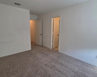 249 Red Buckeye Loop - Photo Thumbnail 14
