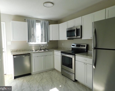 146 Sunset Drive - Photo Thumbnail 5