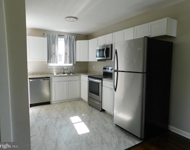 146 Sunset Drive - Photo Thumbnail 4
