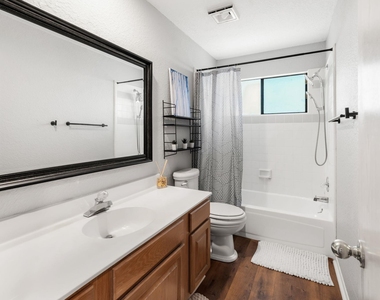 1501 Ridge Harbor Dr - Photo Thumbnail 16