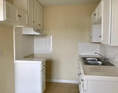 1206 Bundrant Dr - Photo Thumbnail 4
