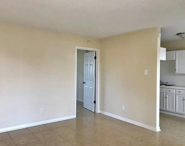1206 Bundrant Dr - Photo Thumbnail 1