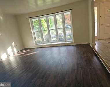 585 General Patterson Drive - Photo Thumbnail 4