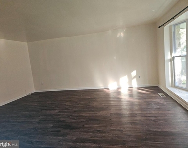 585 General Patterson Drive - Photo Thumbnail 15