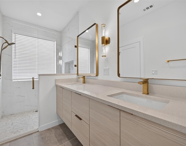 21515a Patton Ave - Photo Thumbnail 14