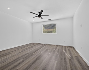 21515a Patton Ave - Photo Thumbnail 3