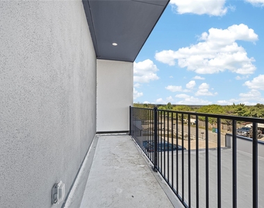 21515a Patton Ave - Photo Thumbnail 15