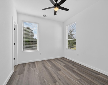 21515a Patton Ave - Photo Thumbnail 17