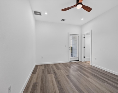 21515a Patton Ave - Photo Thumbnail 13