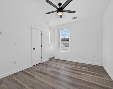 21515a Patton Ave - Photo Thumbnail 16