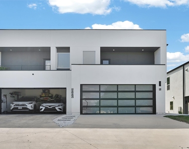 21515a Patton Ave - Photo Thumbnail 1