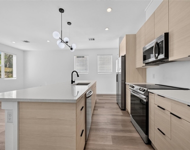 21515a Patton Ave - Photo Thumbnail 11