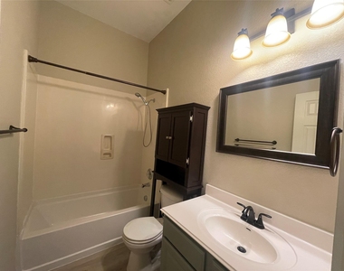 158 Hunter Creek Cv - Photo Thumbnail 5