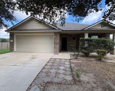 158 Hunter Creek Cv - Photo Thumbnail 1
