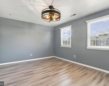 663b Rose Hollow Drive - Photo Thumbnail 15