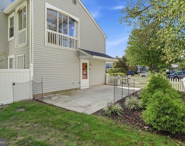 663b Rose Hollow Drive - Photo Thumbnail 23